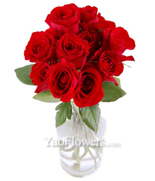 12 Red Roses In Glass Vase 