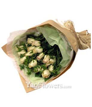 12 champagne Roses
