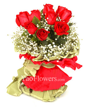 9 Red roses with baby's breath