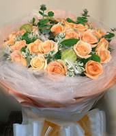 24 Champagne roses