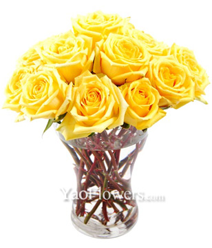 12 Yellow Roses In Vase 