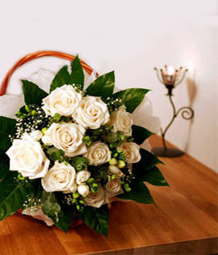  White Roses 