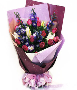 15 purple roses , lilies , delphinium