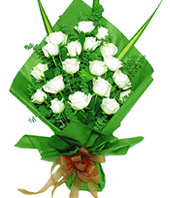 19 white roses
