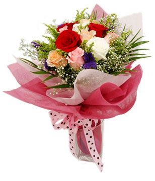12 mixed roses hand bouquet 