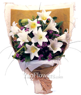 9 White Lilies, Ageratum, Statice