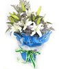 5 White Lilium with baby's breath