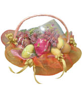 A basket of fruits for the Mid-Autumn Festival, includes red grape, golden pear,apple,one double yolks mooncake an so on. 