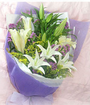 5 white perfume lilies