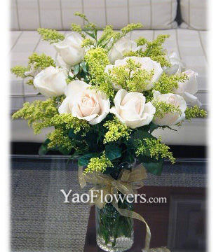 9 Roses with a vase