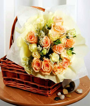 10 champagne roses and eustomas