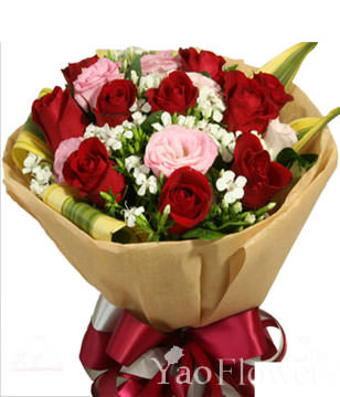 10 Red roses,10 Pink roses,Green Leaves