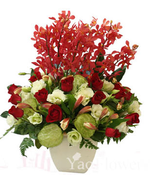 Throughout the ages blue, red rose, narcissus lily, green platicodon grandiflorum, Tang cotton and kapok
