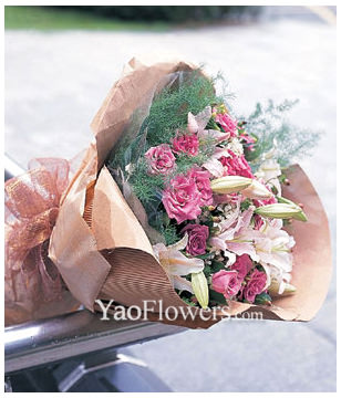 16 Purple roses,2 lilium
