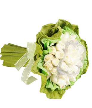 36 White Roses in a bouquet