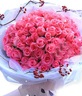 66 pink roses with top level