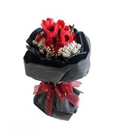 Bouquet of 12 Red Roses & 5 Red Tulips at center