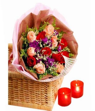 12 stalks mixed roses Hand Bouquet with Statics and Caspia